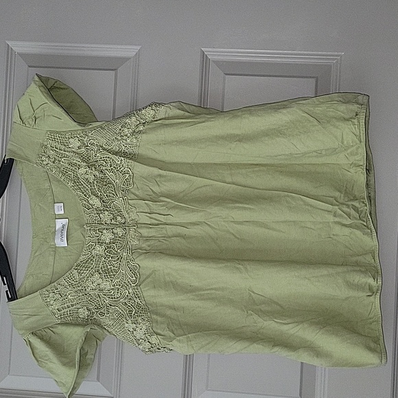 Avenue Tops - Green cap sleeve blouse